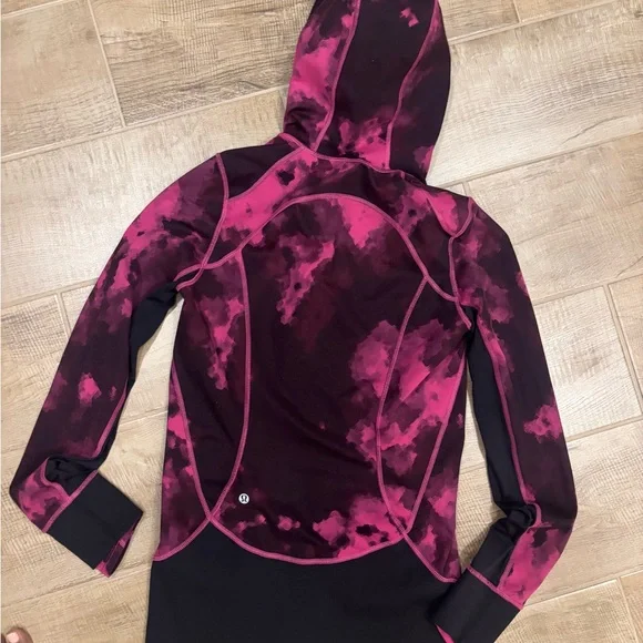 Lululemon Magenta and Black Zip Scuba jacket sweater - Picture 2 of 7
